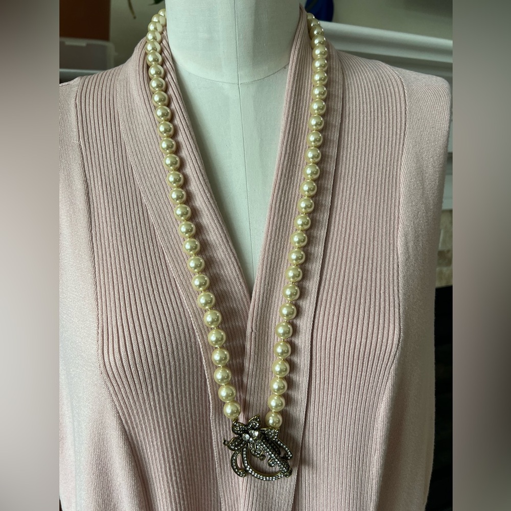 Heidi Daus “Perennial Favorite” Swarovski Crystals toggle necklace